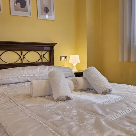 Rent this 2 bed apartment on Gijón / Xixón in Plaza del decano Eduardo Ibaseta, 33207 Gijón