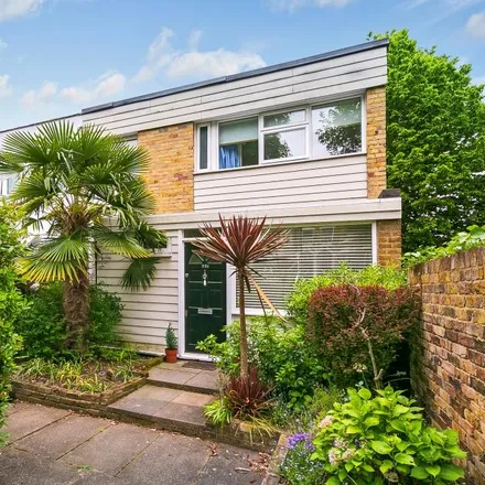 Rent this 3 bed house on Broomfield House School in 10 Broomfield Road, London