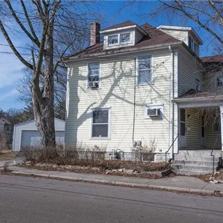 Rent this 3 bed house on Dollar Tree in Wayne Avenue, Walnut Hills