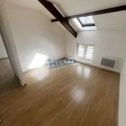 Rent this 3 bed apartment on 142 Grande Rue in 62810 Avesnes-le-Comte, France