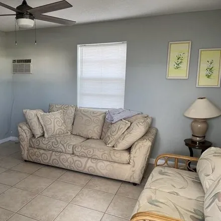 Image 2 - 861 9th Avenue North, Lake Worth Beach, FL 33460, USA - House for rent