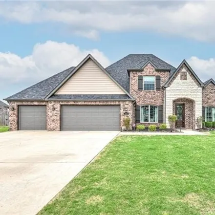 Buy this 4 bed house on 2884 Amore Court in Rogers, AR 72758