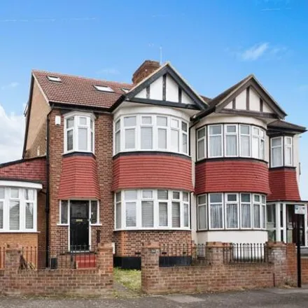 Buy this 4 bed duplex on 20 The Risings in Upper Walthamstow, London
