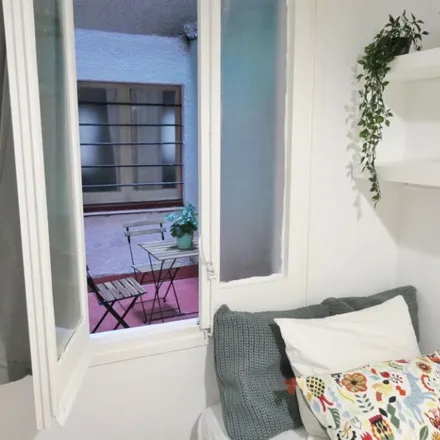 Image 5 - Carrer de Cabanes, 16, 08004 Barcelona, Spain - Room for rent