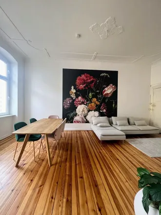 Rent this 3 bed apartment on Kaiser-Friedrich-Straße 4 in 10585 Berlin, Germany