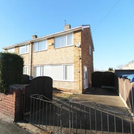 Rent this 3 bed duplex on Abbey Road in Hatfield, DN7 4LQ