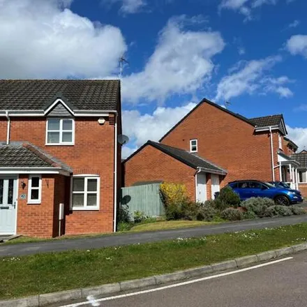Buy this 2 bed duplex on Gorse Lane in Oadby, LE2 4UX