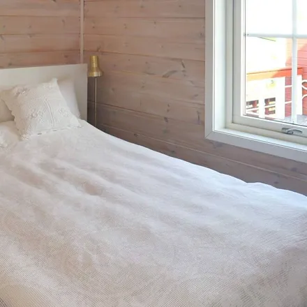 Rent this 3 bed house on Limavågen in Klokkarvik, Sundvegen