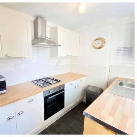 Rent this 3 bed townhouse on South View Road in Sheffield, S7 1DB