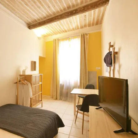 Image 5 - 84360 Lauris, France - Apartment for rent