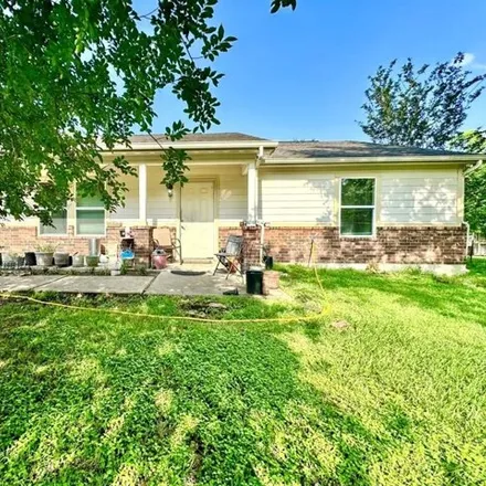 Buy this 3 bed house on 5276 Bayou Boulevard in Baytown, TX 77521