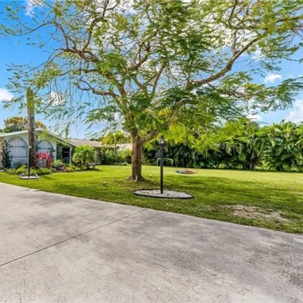 Image 3 - 6548 North Waterway Drive, Lee County, FL 33919, USA - House for sale