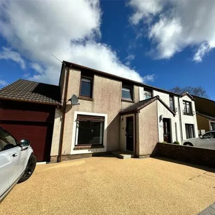 Buy this 3 bed duplex on Langhouse Place in Inverkip, PA16 0EW
