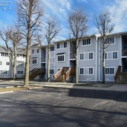 Buy this 1 bed condo on 234 West Lakeshore Drive in Port Clinton, OH 43452