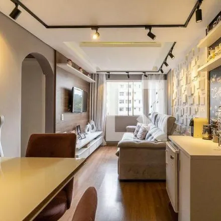 Buy this 2 bed apartment on Rua Alexandre Rapin in Jardim Imperador, São Paulo - SP