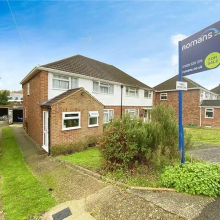 Buy this 3 bed duplex on Redriff Close in Maidenhead, SL6 4DJ