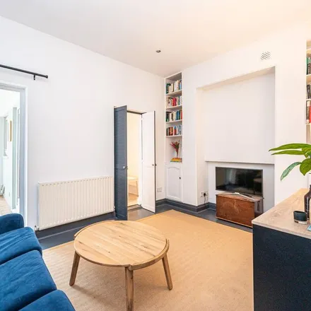 Image 1 - 91 Southgate Road, De Beauvoir Town, London, N1 3JD, United Kingdom - Apartment for rent