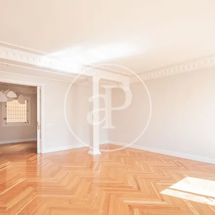 Image 3 - Calle de O'Donnell, 7, 28009 Madrid, Spain - Apartment for rent