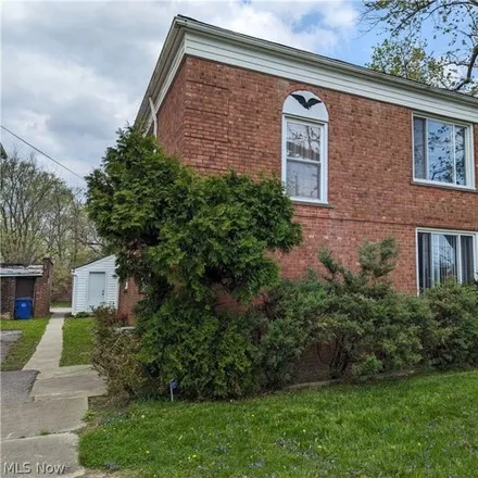 Buy this 4 bed house on Glesin Court in Cleveland, OH 44128