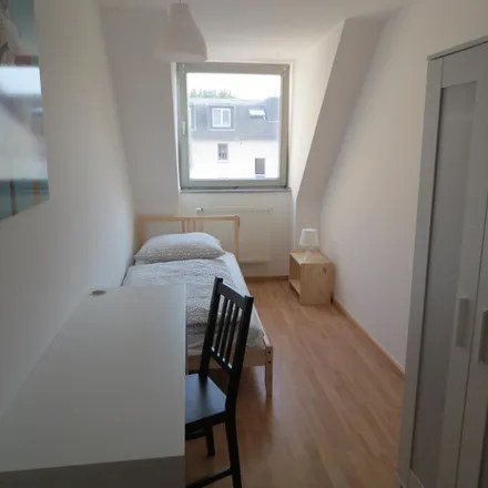 Rent this 4 bed room on Kopernikusstraße 20 in 10245 Berlin, Germany
