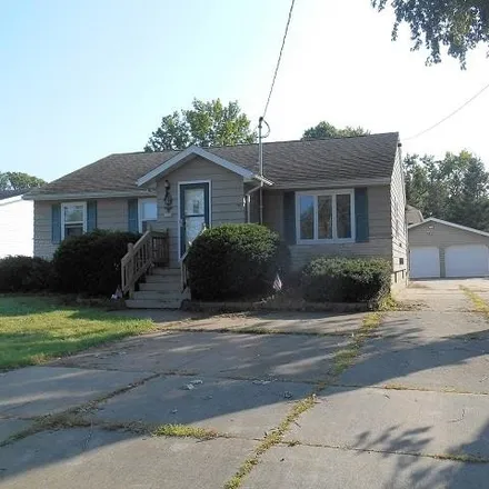 Image 1 - 1100 East Cleveland Street, Marshfield, WI 54449, USA - House for sale