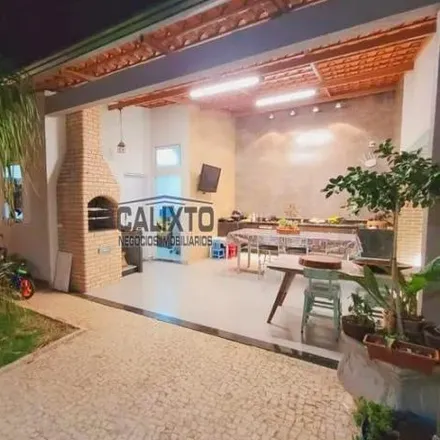 Buy this 4 bed house on Avenida Alexandrino Alves Vieira in Santa Rosa, Uberlândia - MG