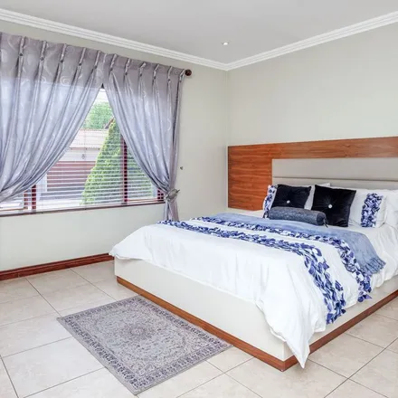 Image 2 - unnamed road, Maroeladal, Randburg, 2155, South Africa - Apartment for rent