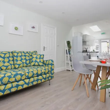 Rent this 1 bed apartment on Hilary Road in London, W12 0QX