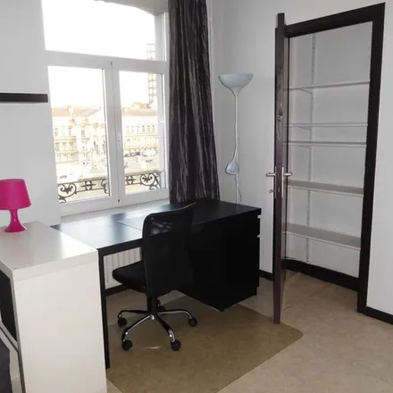 Rent this 1 bed apartment on Quai Saint-Léonard 71 in 4000 Liège, Belgium