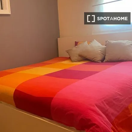 Rent this 4 bed room on Rambla de Guipúscoa in 178, 08020 Barcelona