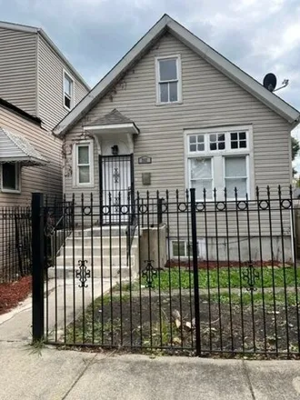 Rent this 4 bed house on 7927 South Burnham Avenue in Chicago, IL 60617