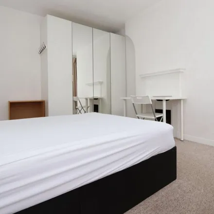 Rent this 4 bed apartment on Chancellor House in Green Bank, London
