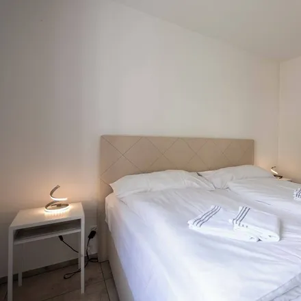 Image 4 - 6654 Locarno District, Switzerland - Apartment for rent