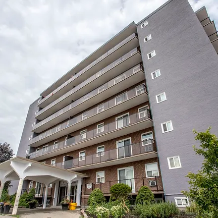 Rent this 3 bed apartment on 305 Fairview Drive in Brantford, ON N3R 2X6