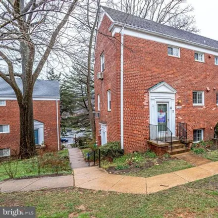 Rent this 2 bed condo on Valley Dr + Gunston Rd in Valley Drive, Alexandria