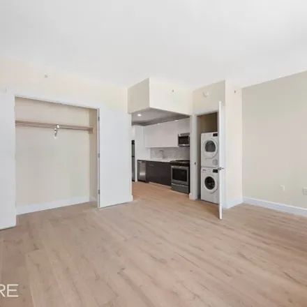 Image 3 - 25-19 43rd Ave Unit 803, New York, 11101 - Condo for rent