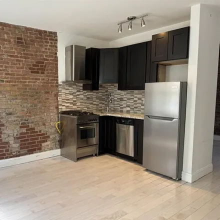 Image 4 - 275 Pine Street, Communipaw, Jersey City, NJ 07304, USA - House for rent