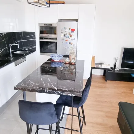 Rent this 3 bed apartment on 28 Avenue des Charmilles in 93160 Noisy-le-Grand, France