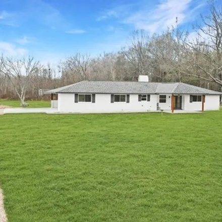 Image 1 - Glen Watts Road, Boganvilla, Central, LA 70818, USA - House for sale