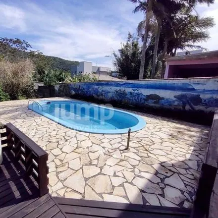 Buy this 4 bed house on Servidão Honorato Manoel Gonçalves in Morro das Pedras, Florianópolis - SC