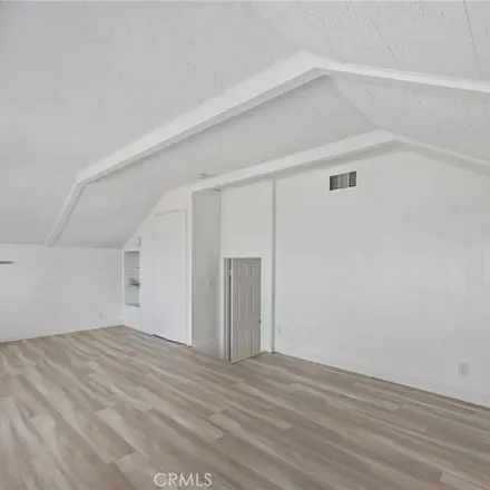 Image 1 - 10489 Haines Canyon Avenue, Los Angeles, CA 91042, USA - Apartment for rent
