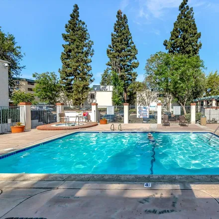 Image 1 - 5700 Etiwanda Avenue, Los Angeles, CA 91356, USA - Condo for sale