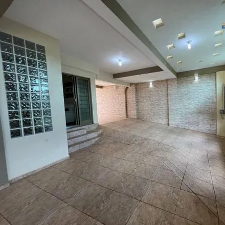 Buy this 3 bed house on Rua Primeiro de Maio in Vila Casa Branca, Botucatu - SP