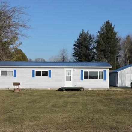Buy this 3 bed house on 4182 North Mackinaw Road in Pinconning Township, MI 48650