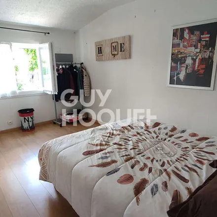 Rent this 5 bed apartment on 66 Rue Gambetta in 47520 Le Passage, France