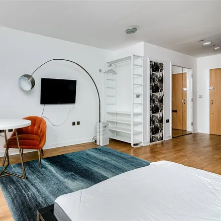 Image 5 - Pestana Chelsea Bridge Hotel &amp; Spa, 354 Queenstown Road, London, SW11 8AE, United Kingdom - Apartment for rent