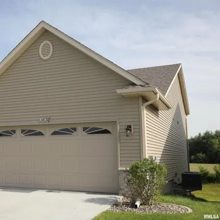Buy this 4 bed house on 1640 Garrett Avenue in Clinton, IA 52732