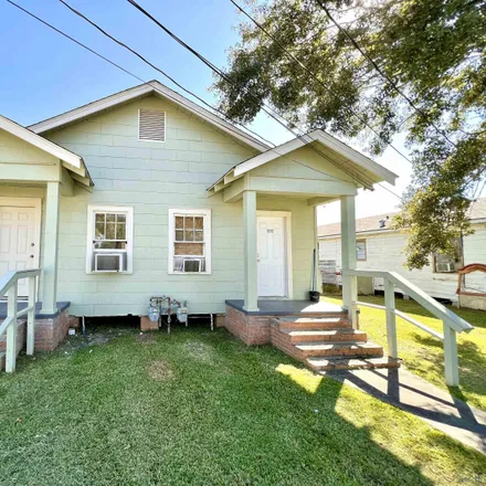 Buy this studio duplex on 1253 Willow Street in Houma, LA 70360