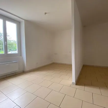 Image 1 - 1 Rue des Forges, 60730 Ully-Saint-Georges, France - Apartment for rent