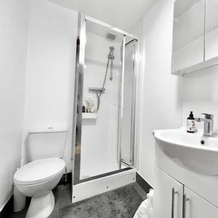 Image 5 - Iverson Road, London, NW6 2QX, United Kingdom - Apartment for rent